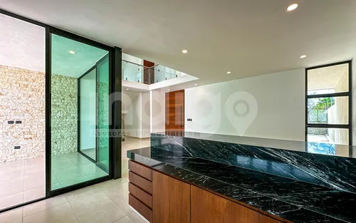 Casa En Venta En Mérida En Privada Parque Natura, Sitpach