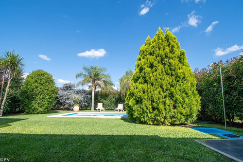 Casa En Venta En Cantegril Funes Con Piscina