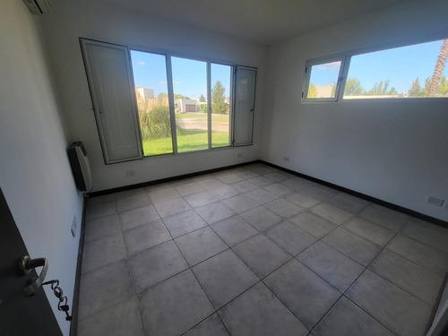 Imagen 10 de 18 de Casa En Puerto Roldán