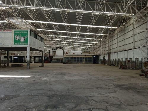 Nave Industrial De 82,311.40 En San Nicolás De Los Garza