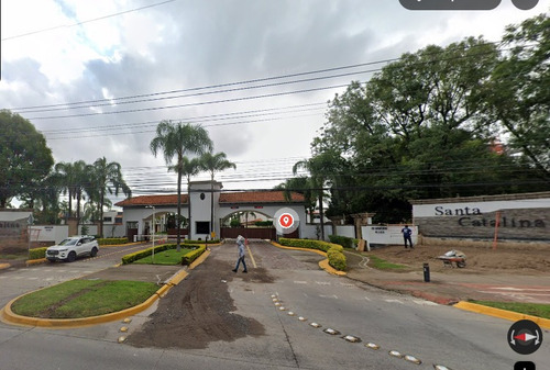 Casa Ubicada En Colonia San Juan De Ocotlán Zapopan Jalisco. Con 4 Recamaras Y 370m2. Entre Av. Santa Margarita Y Av. Aviación.