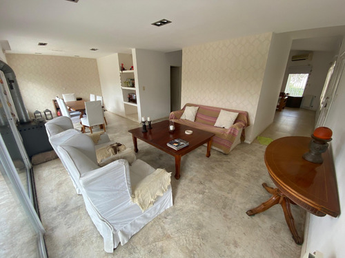 Casa En Villa Martita Sobre Calle Grassi, Santa Rosa, La Pampa