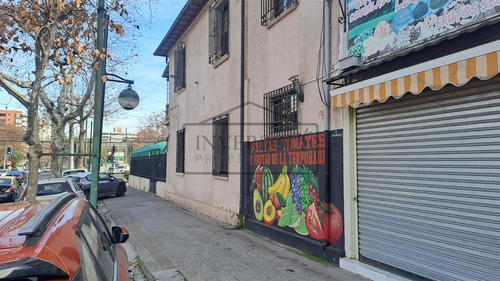 Casa En Venta De 4 Dorm. En Ñuñoa