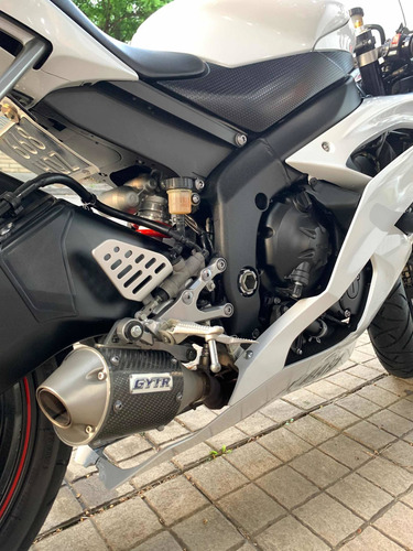 Yamaha R6 /// 2011 - 18.000km