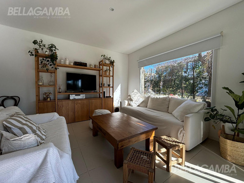 Casa Venta Bancalari 6 Ambientes Jardin Piscina