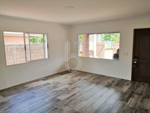 Imperdible Casa De 3 Dormitorios Y 2 Baños En Pinar Sur- Ref: 5