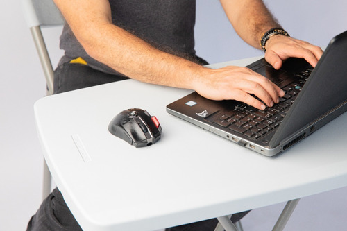 Imagen 8 de 10 de Mesa Para Laptop Servicio Apoyo 76 Cm Hdpe100% Beckon