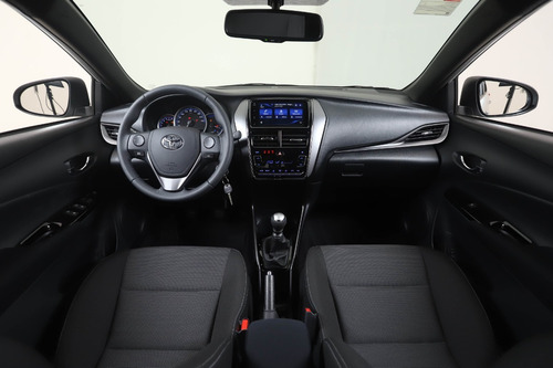 Imagen 8 de 18 de Yaris Xls 6m/t 5p $ 8.760.000 Ec4