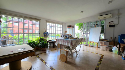 Venta Casa 5 Ambientes Parque Pileta Garaje