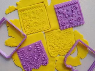 Set De 2 Cortadores De Papel Picado Mexi- Figura Plastica