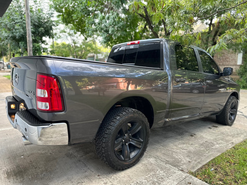 Dodge Ram 1500 Laramie 4x4 At