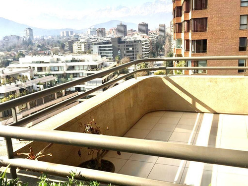 Increíble Y Amplio, Ubicado En Elegante Edificio En Vitacura