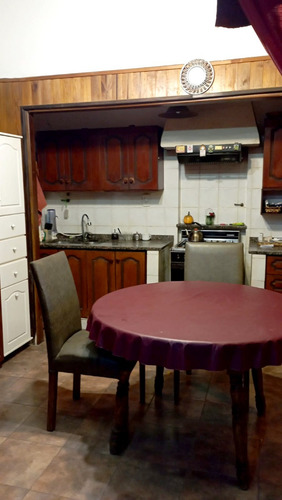 Chalet En Venta Con Departamento Apto Credito. Quilmes