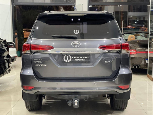 Imagem 7 de 10 de Toyota Hilux Sw4 2.8 Srx 4x4 7 Lugares 16v Turbo
