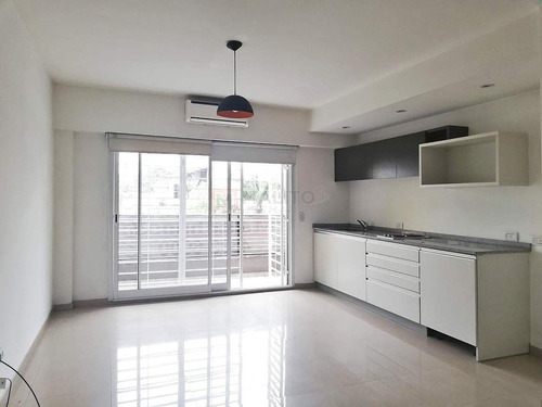 Venta Departamento Mono Ambiente Con Balcon En Flores