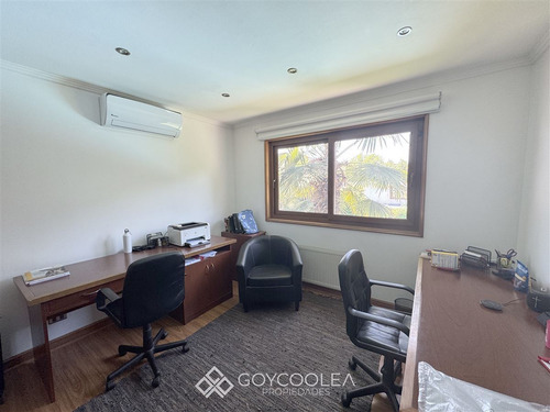Casa En Arriendo De 5 Dorm. En Las Condes