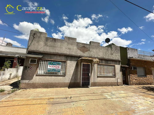 Casa 3 Amb En Lote De 10 X 35 Mts En Caseros, Oportunidad.