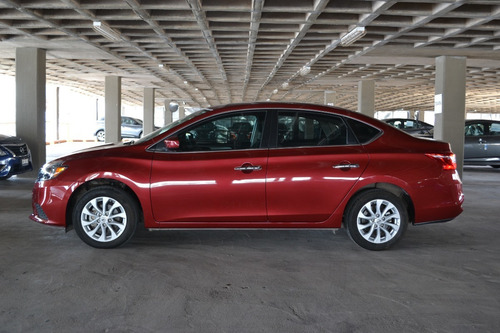 Imagen 4 de 13 de Nissan Sentra Rojo