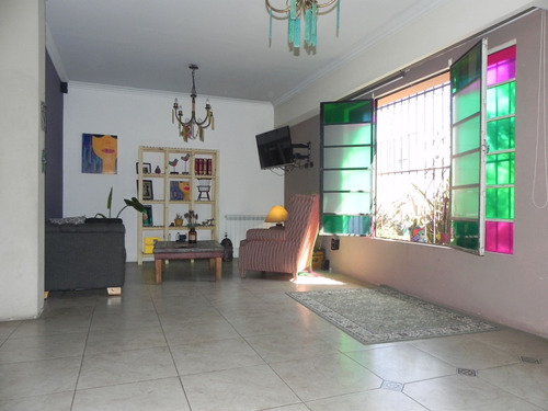 Venta Casa 4 Ambientes En Hurlingham - Pque Quirno