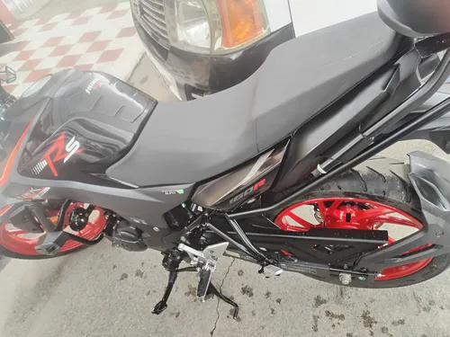 Hero Hunk 160 Rs Modelo 2025