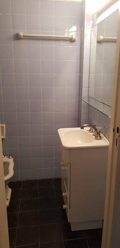 Imagen 6 de 19 de Departamento En Venta 2 Ambientes Con Dependencia De Servicio Apto Profesional