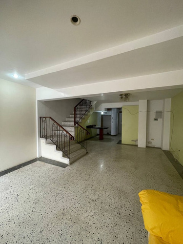 Inzitu Realtors Vende Casa En Venta En Urb. Parqueserino, San Diego Km