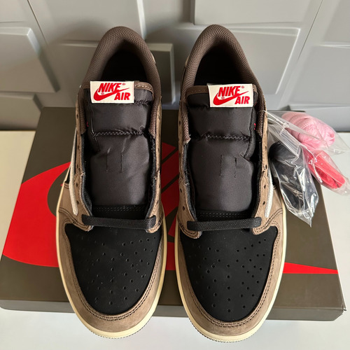 Tenis Air Jordan 1 Low Travis Scott Mocha 41 (Usado)