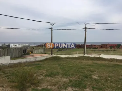 Terreno Con Una Ubicacion Espectacular Frente A La Plaza Donde Esta El Chorro Y Frente Al Complejo De Terrazas.