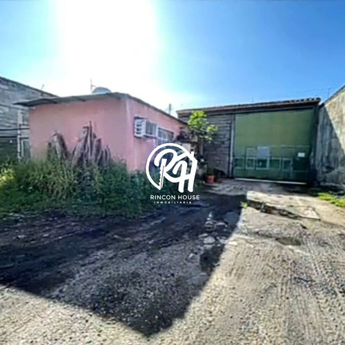 Terreno En Venta En El Barrio Lourdes, Maracay