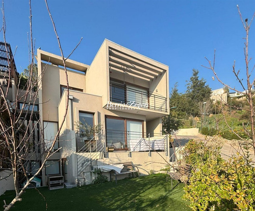 Casa En Venta De 4 Dorm. Lo Barnechea Townhouse Oportunidad
