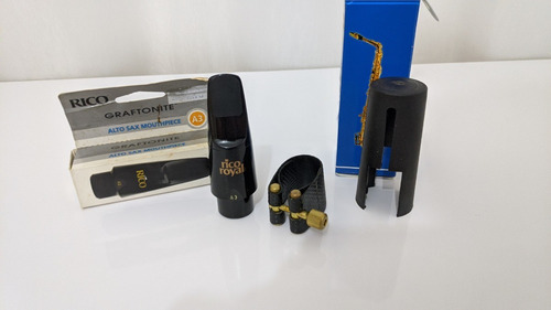 Imagem 3 de 4 de Boquilha Saxofone Alto Rico Royal A3 - Completa Novíssima