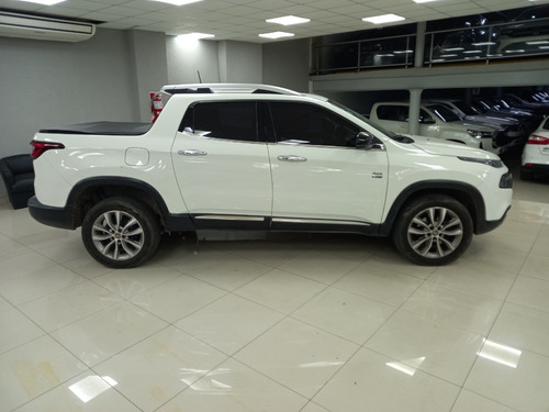 Imagen 2 de 15 de Fiat Toro Volcano At9 Linea Nueva 2018