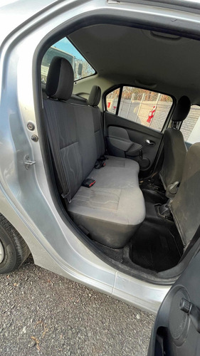 Imagen 6 de 13 de Renault Logan 1.6 Expression 85cv Nac 2017