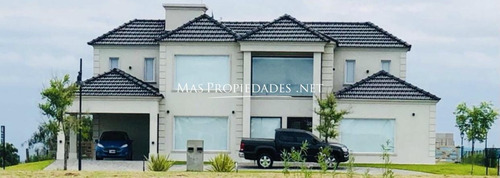 Imagen 1 de 7 de Casa En Venta 3 Dormitorios En Club De Campo San Lucas