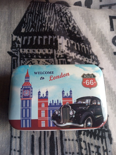 Lata Souvenir London England // Belgrano