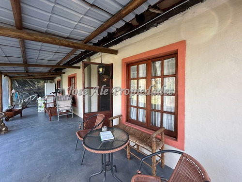 En Venta Casa Proxima A La Bodega Bernardi, Colonia