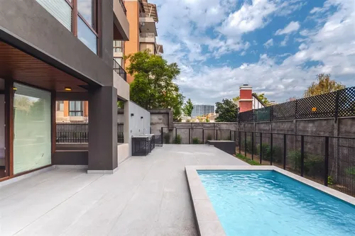 Duplex En Venta De 1d-2b Piscina, Terraza Y Quincho.