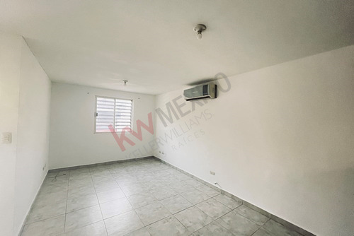 Casa En Renta De 3 Recámaras Colonia Privada En Paraje Anáhuac, Escobedo