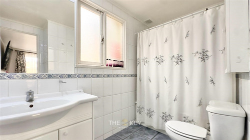 Casa En Venta De 4d 3b. En Las Condes