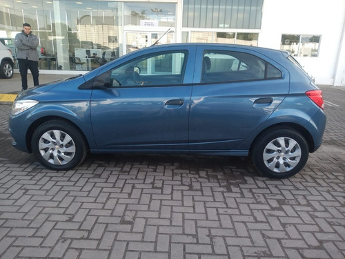 Imagen 4 de 17 de Chevrolet Onix 5p 1,4 Lt Cc