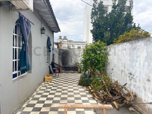 Imagen 6 de 14 de Ph De 3 Dormitorios Con Patio En 30 E/ 65 Y 66 - En Venta