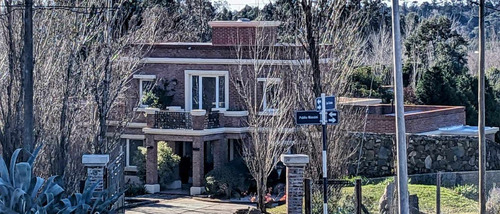 Oportunidad En Tandil, Venta De Excelente Terreno! Con Una Vista Única A Las Sierras, Arbolado, En El Barrio Golf - Los Cardos, Sobre Asfalto, Escrituración Inmediatal