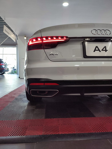 Audi A4 2.0 T 40 Tfsi S Line 190Hp