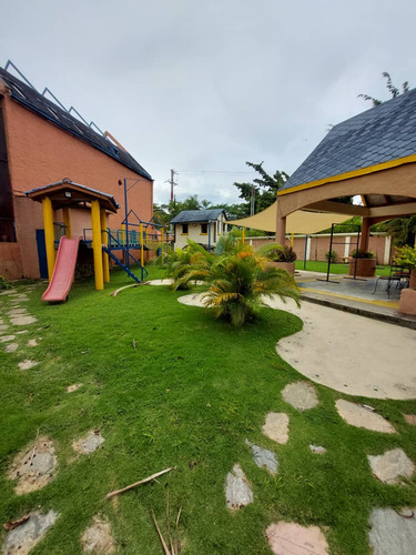 Town-house En Venta Rs. Village Prive Naguanagua Jcossi