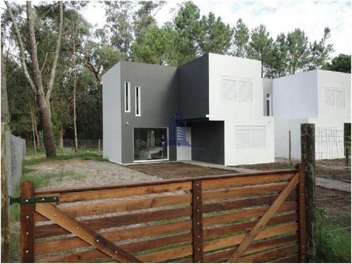 Casa En Venta Parque Burnett, 3 Dormitorios- Ref: 1448