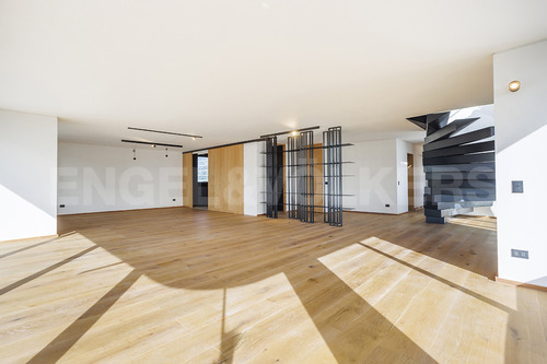 Moderno Penthouse En Barrio El Golf