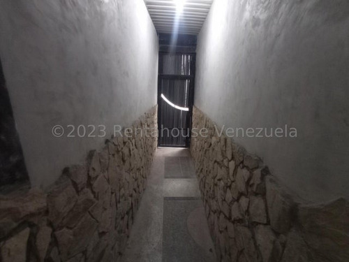 Imagen 25 de 30 de Local En Alquiler Centro De Barquisimeto. Tu Asesor De Confianza Kenlimar Nieto. Contactame *0424 5/2/2/3/7/9/7* Código Flex 23-24114