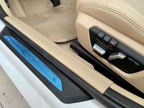 Imagem 10 de 11 de Bmw Serie 3 2018 2.0 Sport Active Flex Aut. 4p