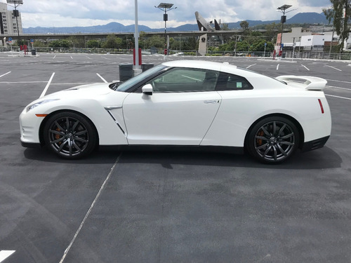 Imagen 7 de 15 de Nissan Gtr Biturbo Premium 2015 (nuevo, De Coleccion)
