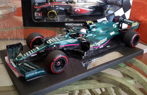 Sebastián Vettel Aston Martin 2° Azerbaiyán Minichamps 1/18